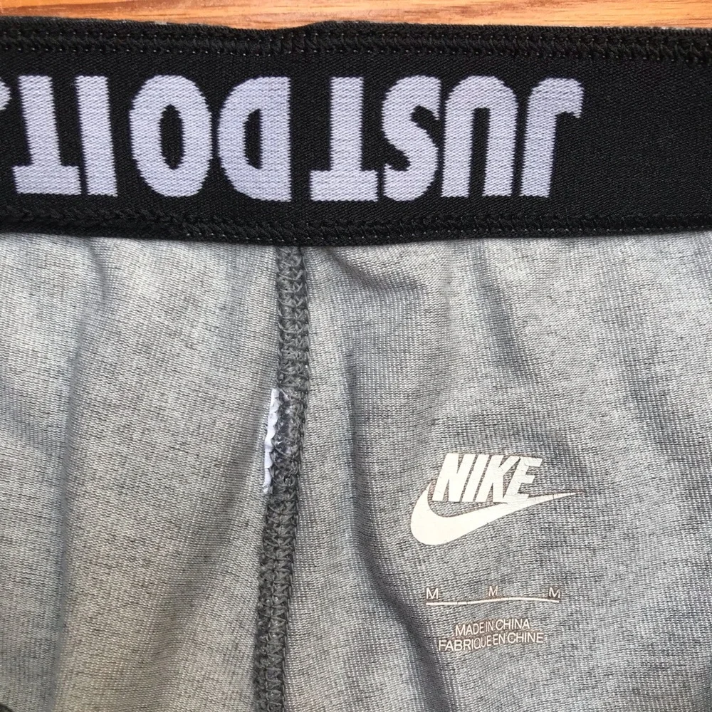 Nike Grey Black Cotton Leggings, EUC, M - Picture 4 of 10